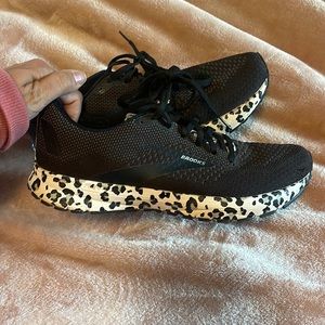 Brooks Revel 4 cheetah print